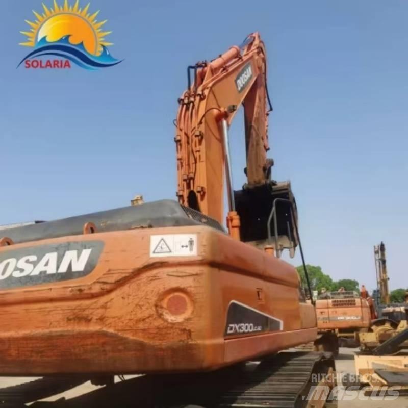 Doosan dx300lc-9c 대형 굴삭기 29톤 이상