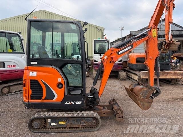 Doosan DX 19 소형 굴삭기 7톤 미만