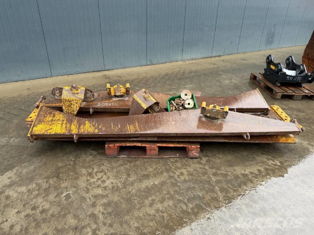 CAT 730 테일게이트