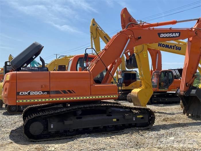 Doosan DX 260LC 대형 굴삭기 29톤 이상