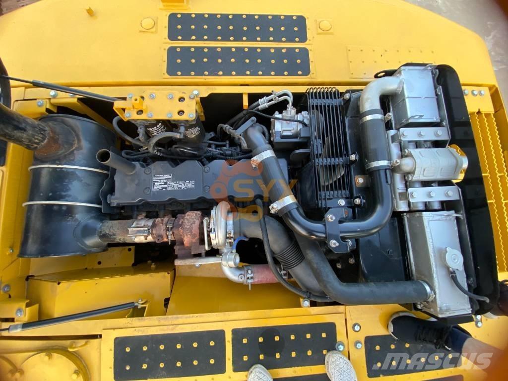 Komatsu PC 220-8 대형 굴삭기 29톤 이상