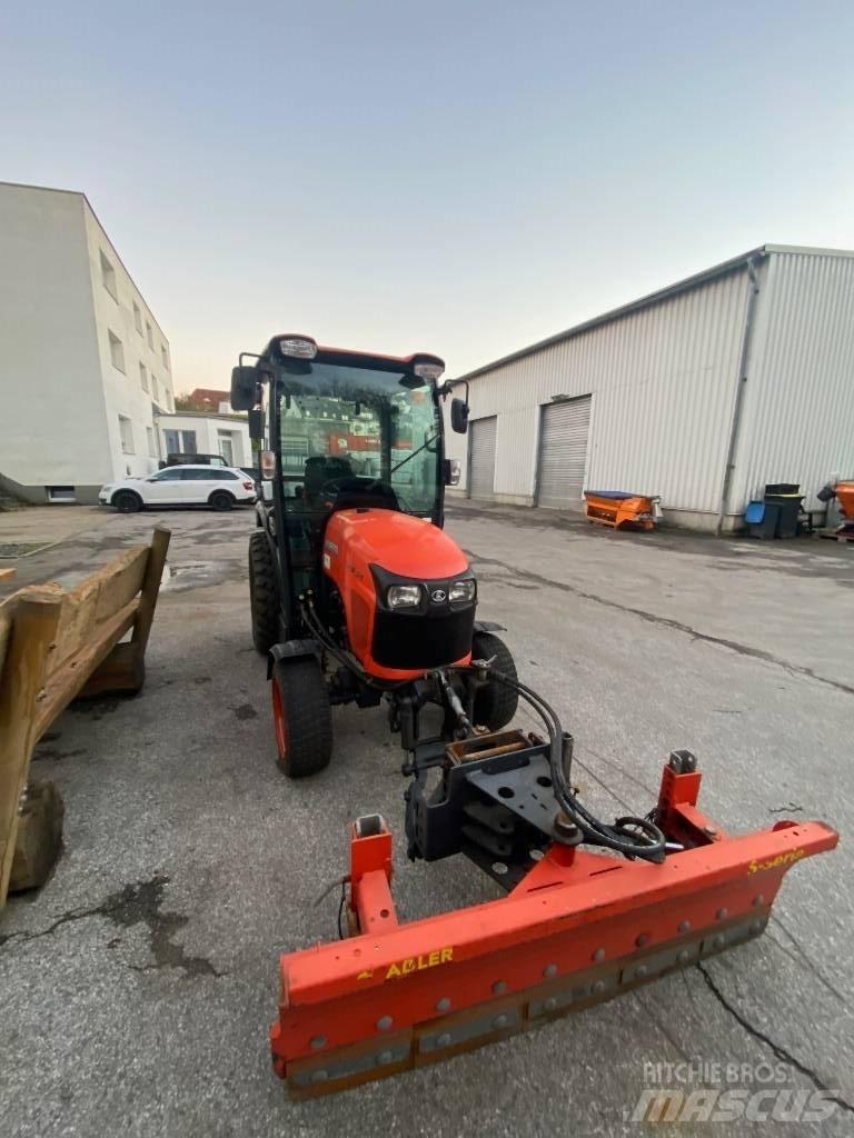 Kubota STW 34 소형 트랙터