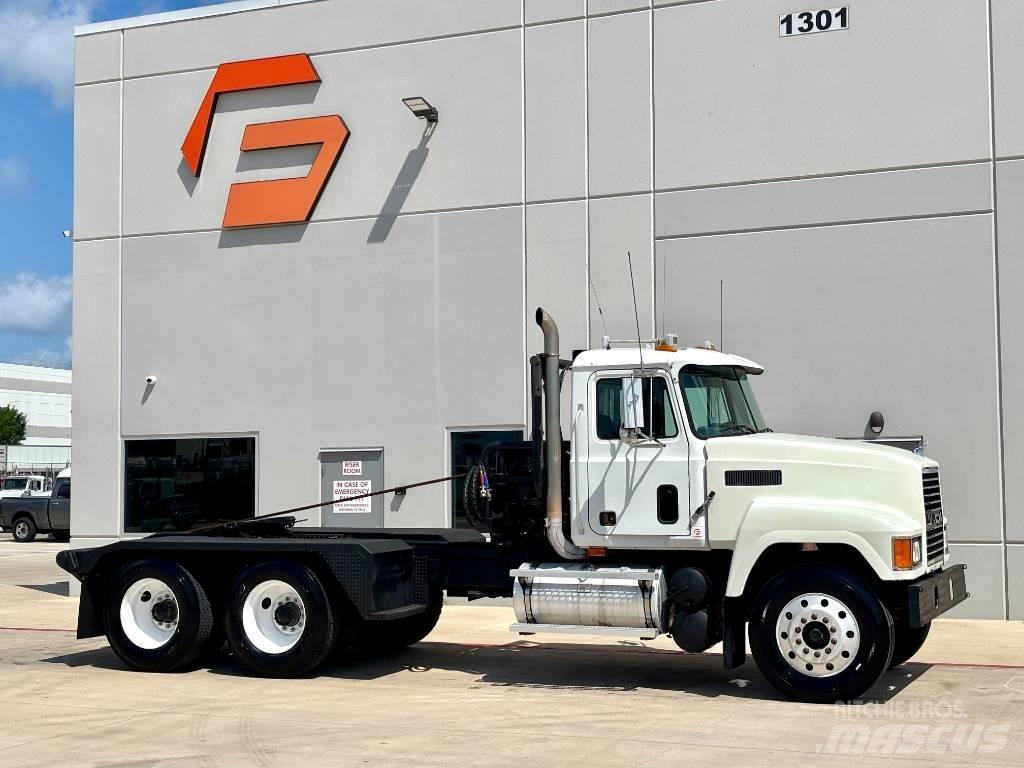 Mack CH 613 회수 차량