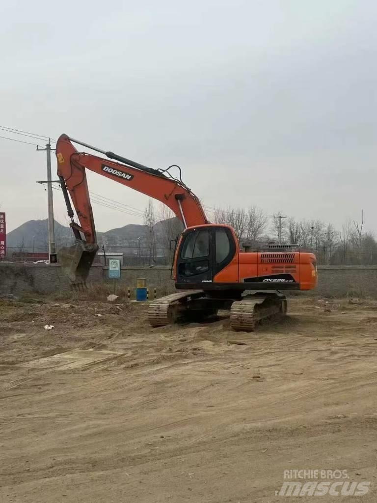 Doosan DX225LC-9C 대형 굴삭기 29톤 이상