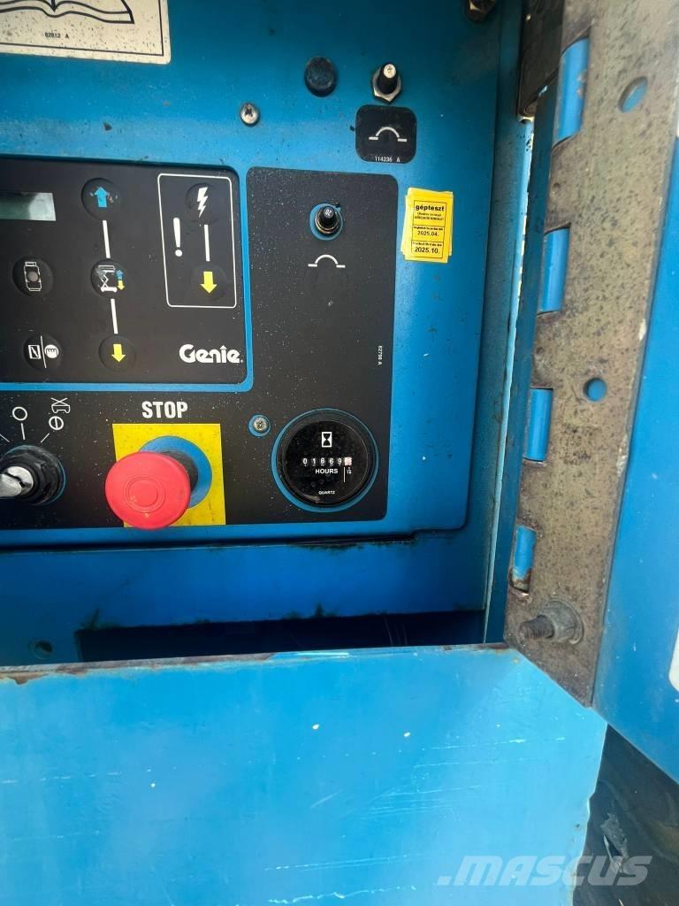 Genie GS 3384 RT 가위형 리프트