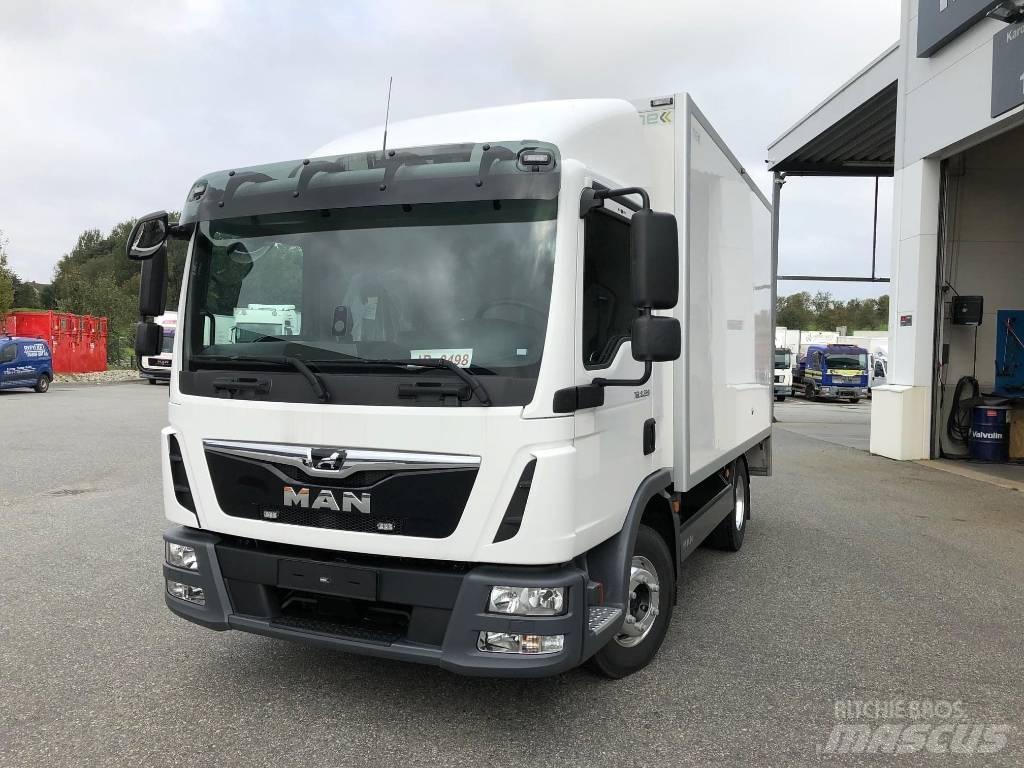 MAN TGL 8.220 탑차 트럭