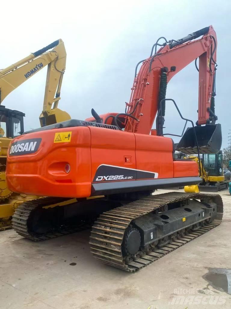 Doosan DX 225 LC 대형 굴삭기 29톤 이상