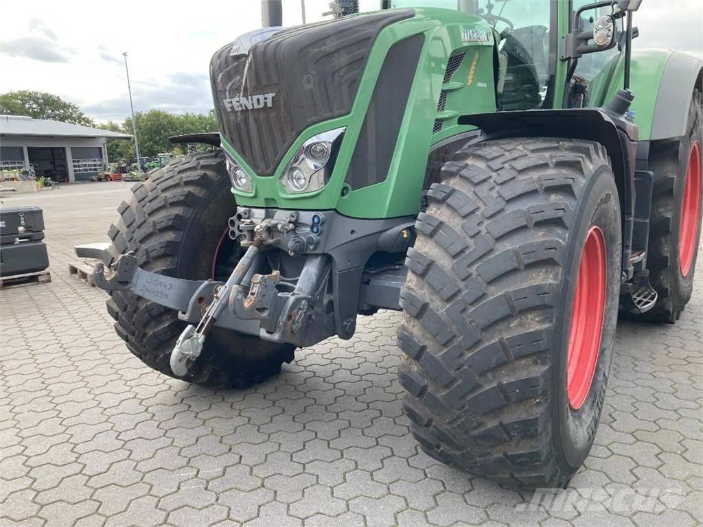 Fendt 824 Vario S4 트랙터