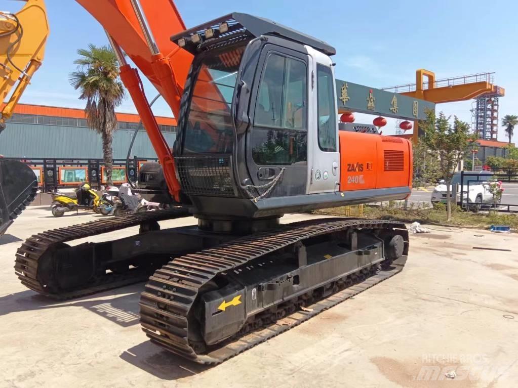 Hitachi ZX 240 대형 굴삭기 29톤 이상