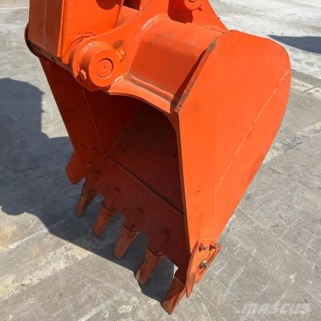 Hitachi ZX 70 소형 굴삭기 7톤 미만