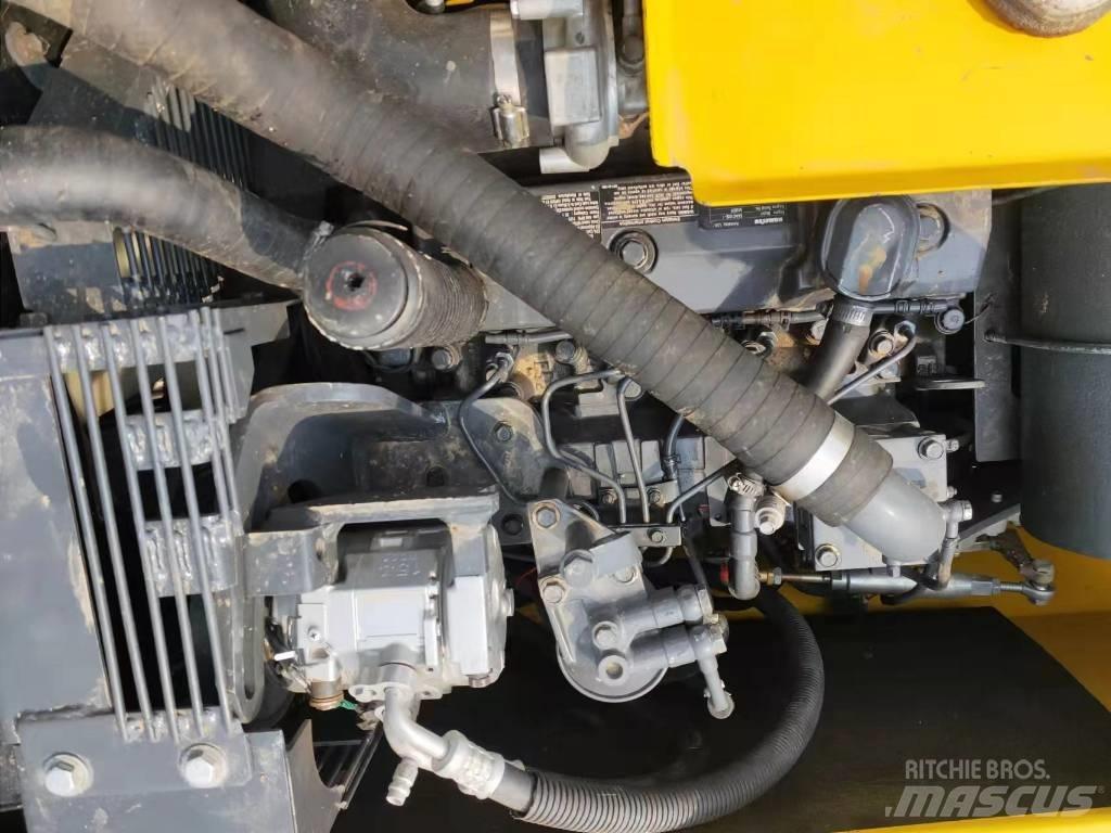 Komatsu PC 130 대형 굴삭기 29톤 이상