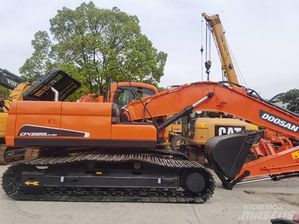 Doosan DX 225 LC 대형 굴삭기 29톤 이상