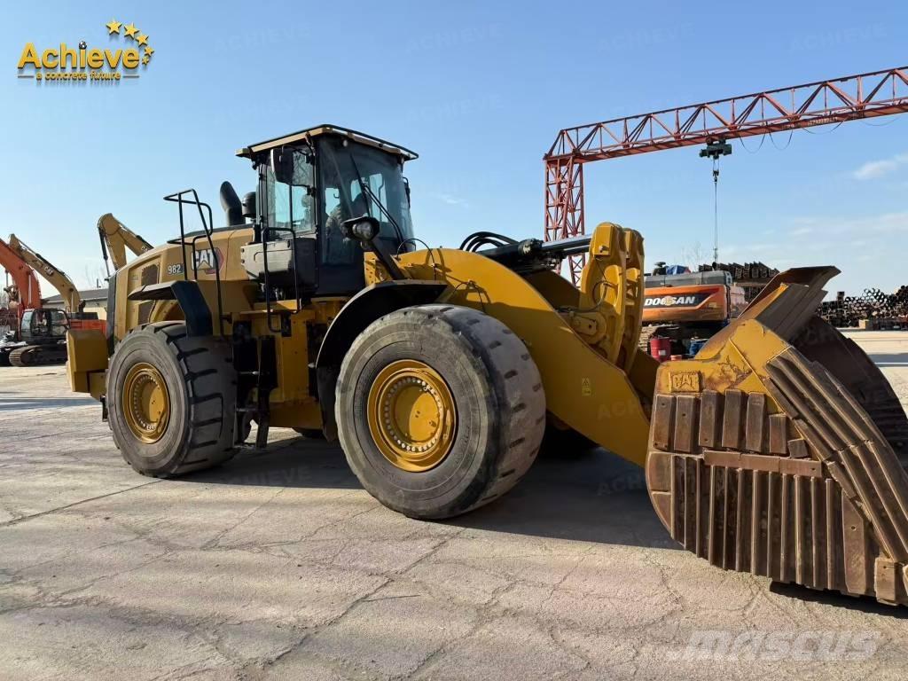 CAT 982  휠로우더
