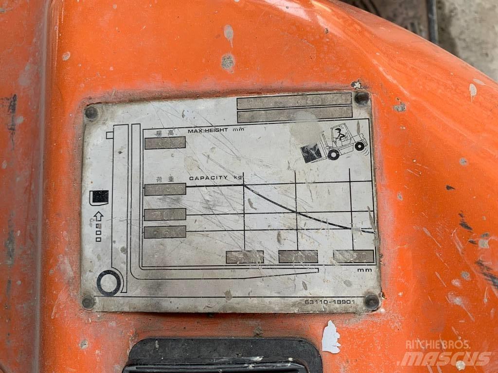 TCM Forklift FD25T4 디젤 지게차