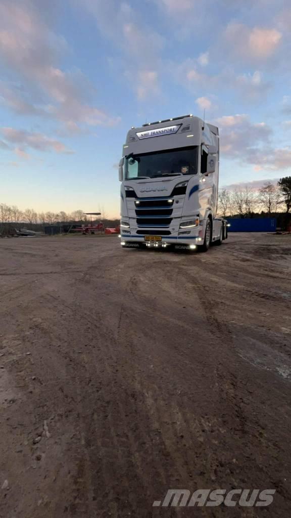 Scania R530 트랙터 유닛