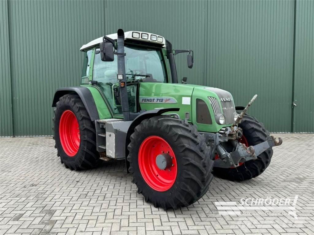 Fendt 712 VARIO 트랙터