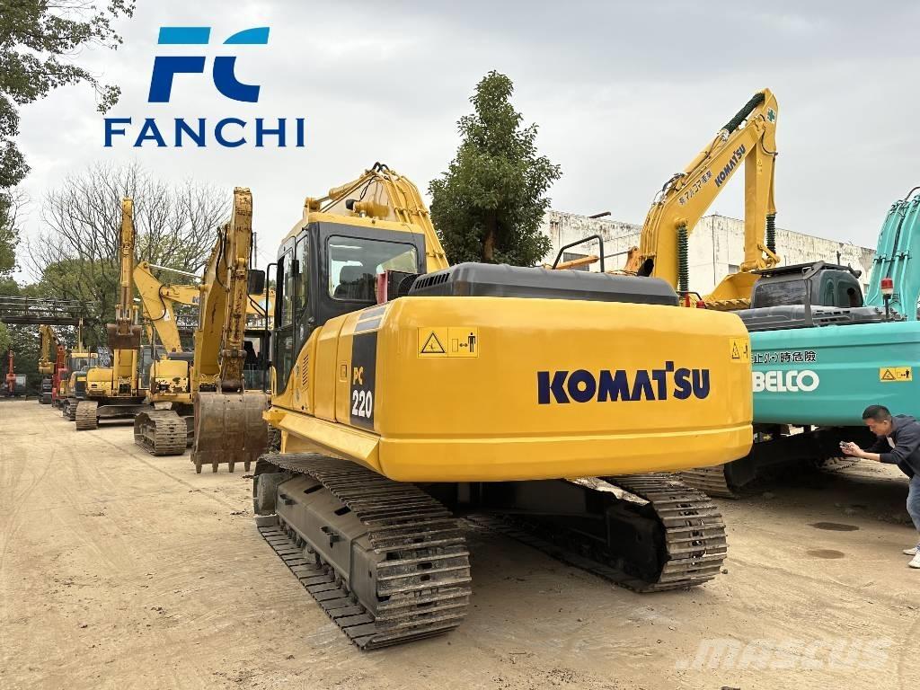 Komatsu PC 220 대형 굴삭기 29톤 이상