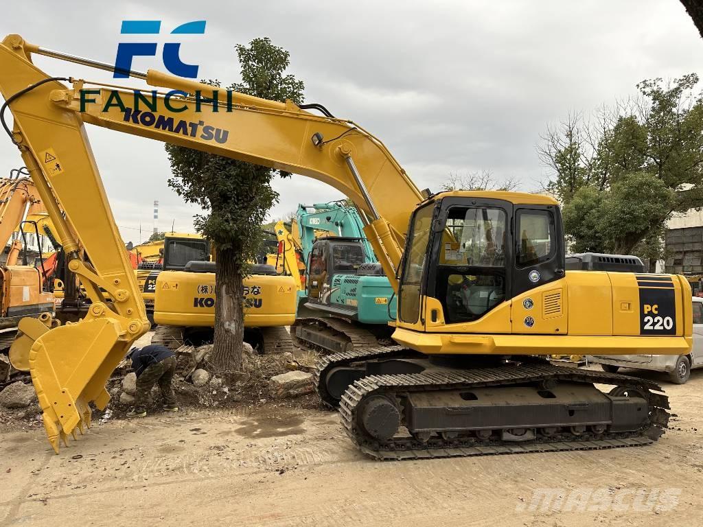 Komatsu PC 220 대형 굴삭기 29톤 이상