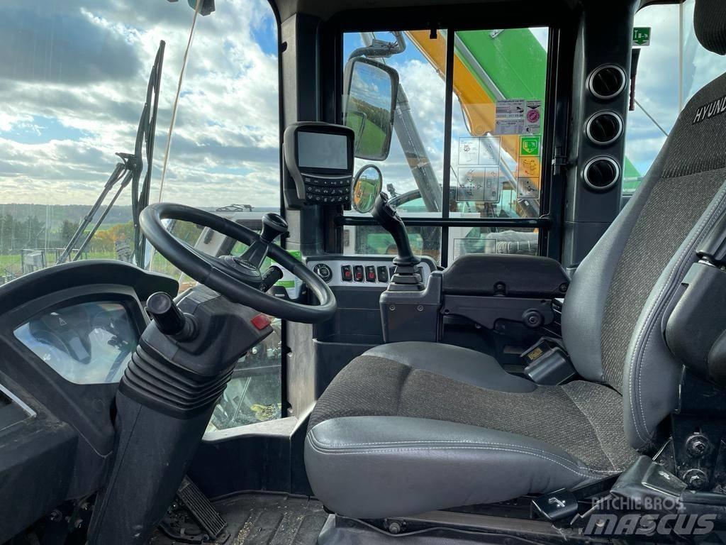 Hyundai HL 960  휠로우더