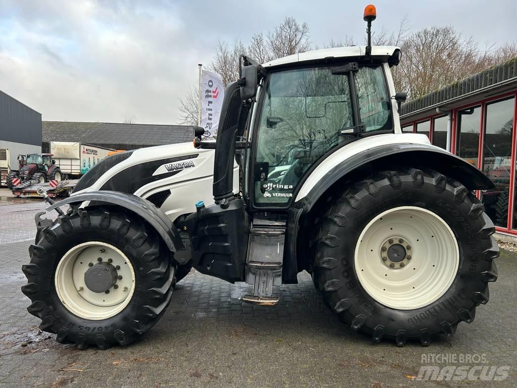 Valtra T154 Active 트랙터