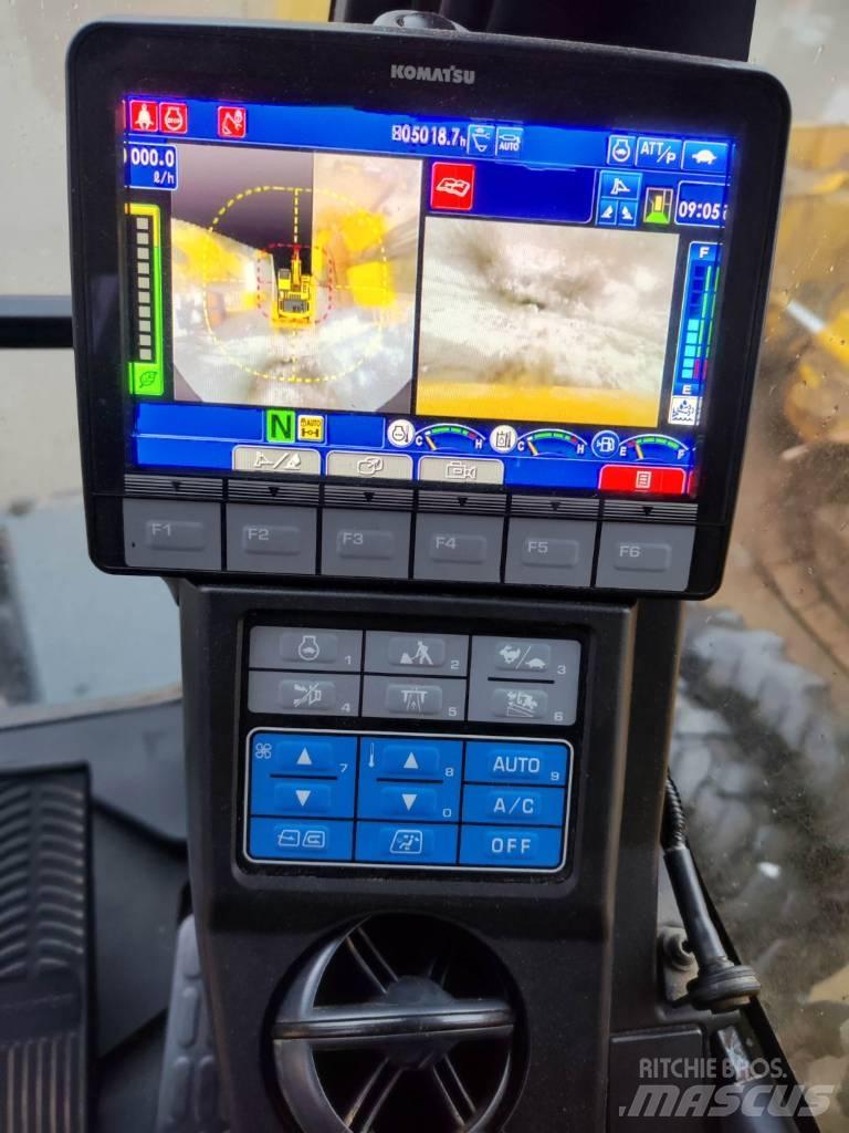 Komatsu PW180-11  휠 굴삭기