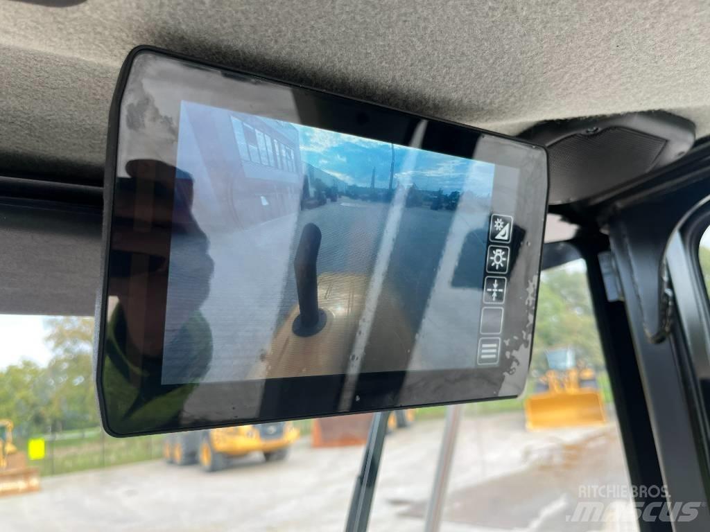 CAT CS 54 B 싱글 드럼 롤러