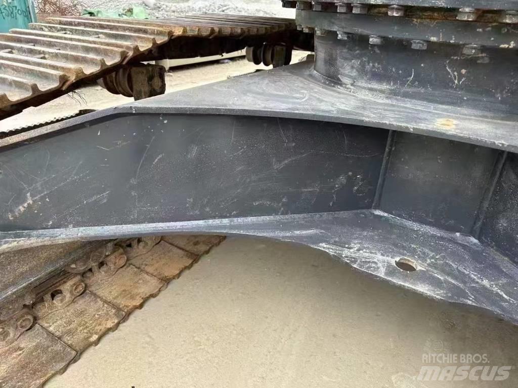 Komatsu PC 210-10 대형 굴삭기 29톤 이상