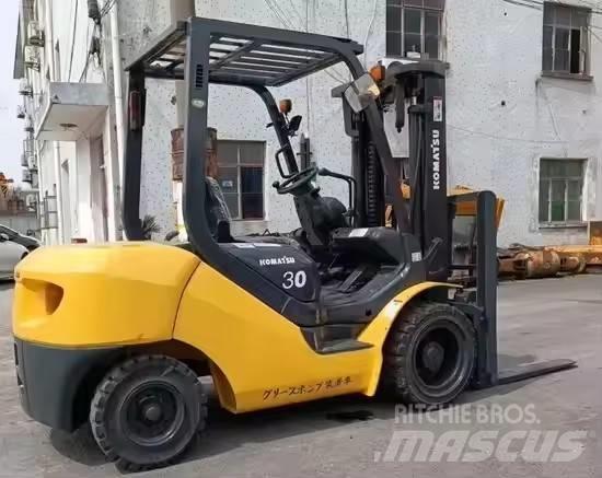 Komatsu 30 디젤 지게차