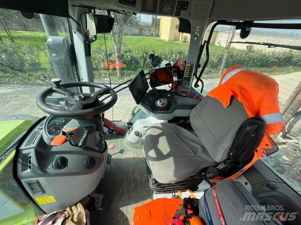 CLAAS Axion 830 트랙터