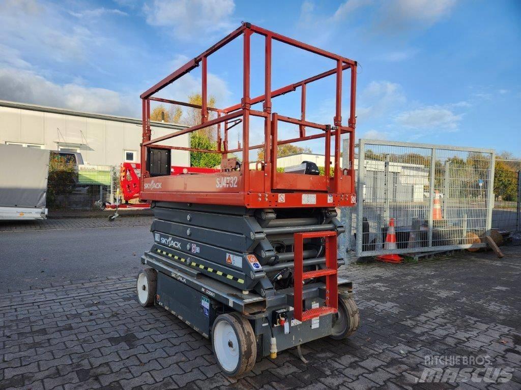 SkyJack SJ 4732 가위형 리프트