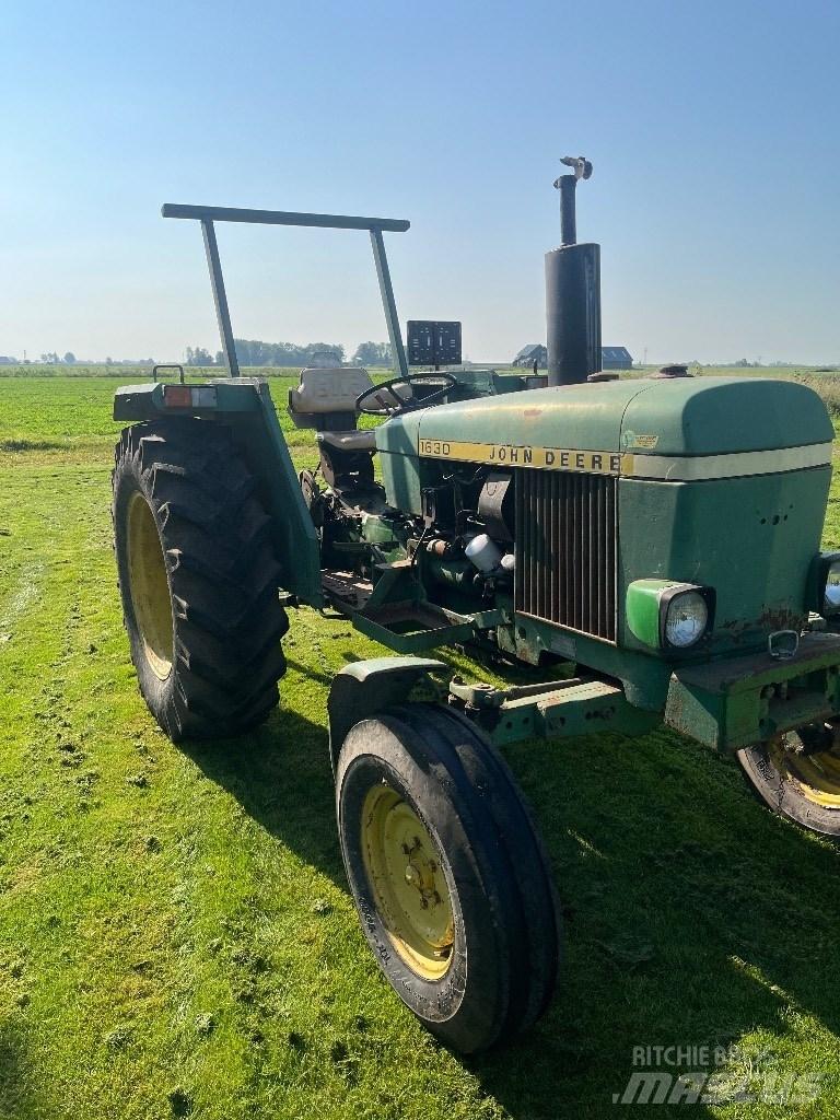 John Deere 1630 트랙터