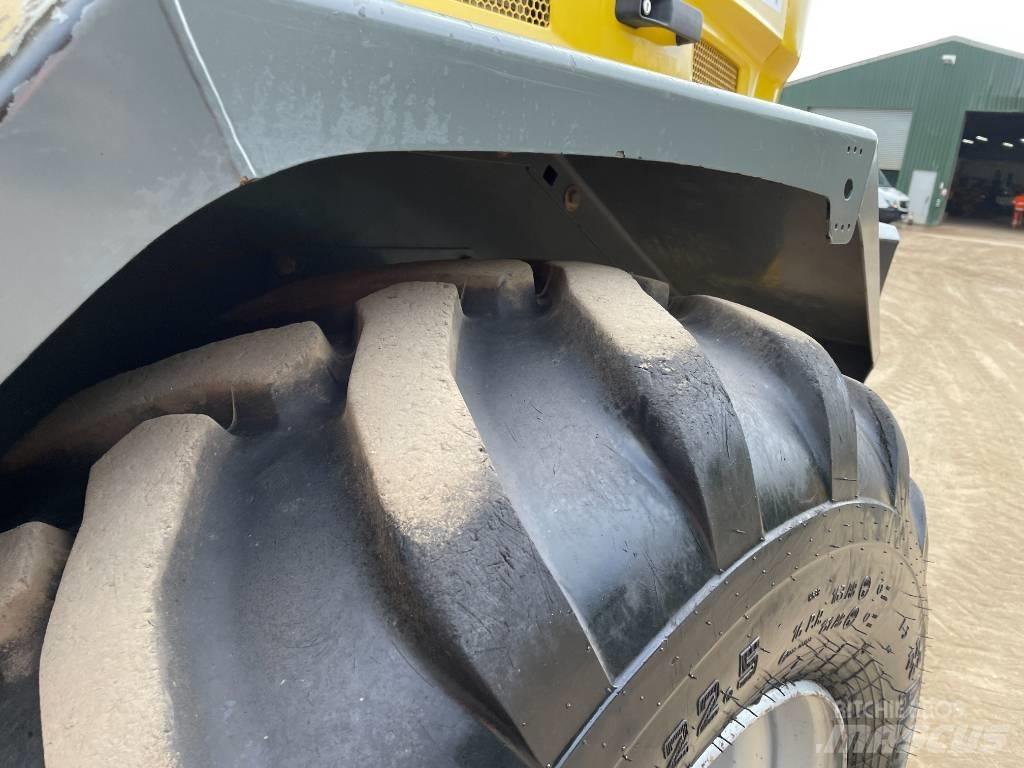 Wacker Neuson DV 90 건설현장 덤프트럭
