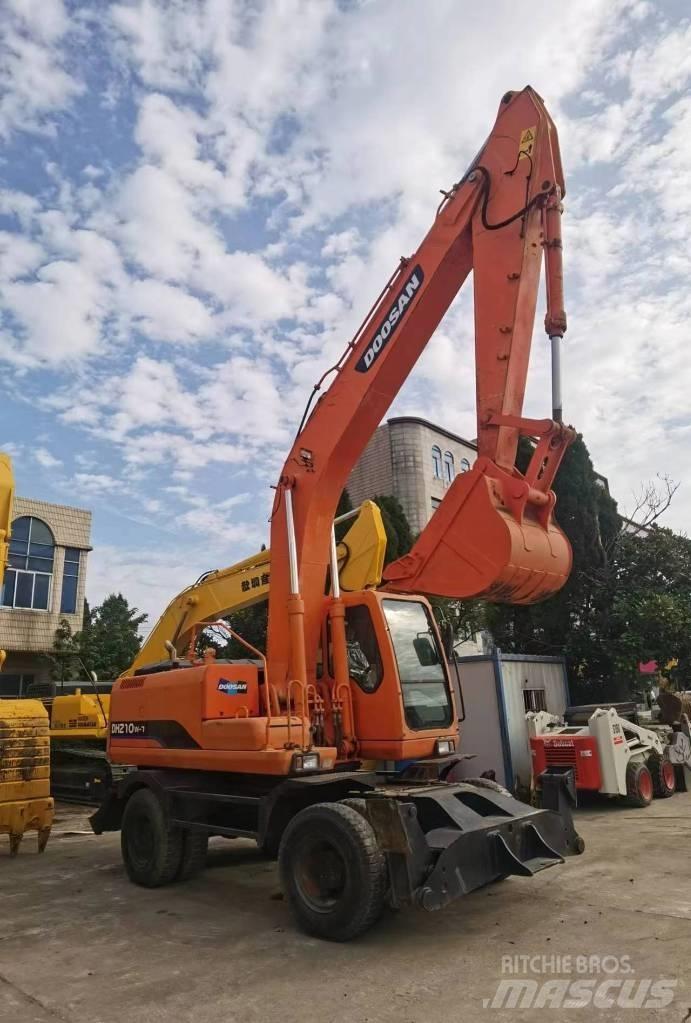 Doosan DH 210 W-7  휠 굴삭기