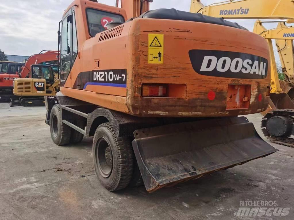Doosan DH 210 W-7  휠 굴삭기