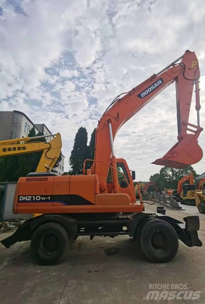 Doosan DH 210 W-7  휠 굴삭기
