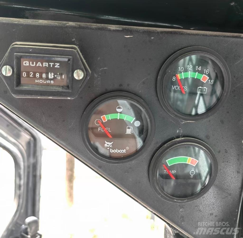 Bobcat S 16  스키드로더