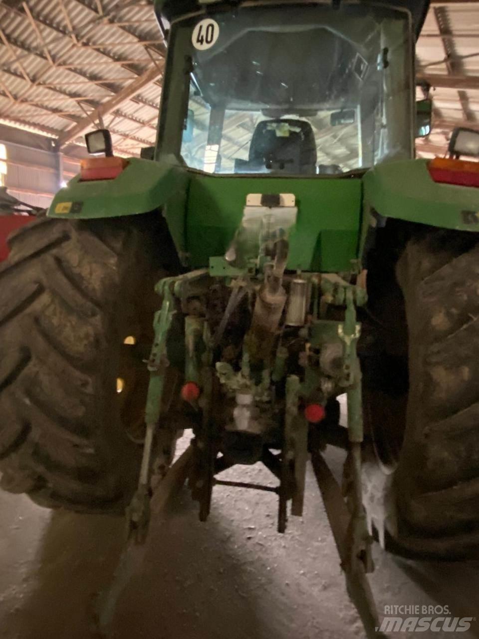 John Deere 8200 트랙터