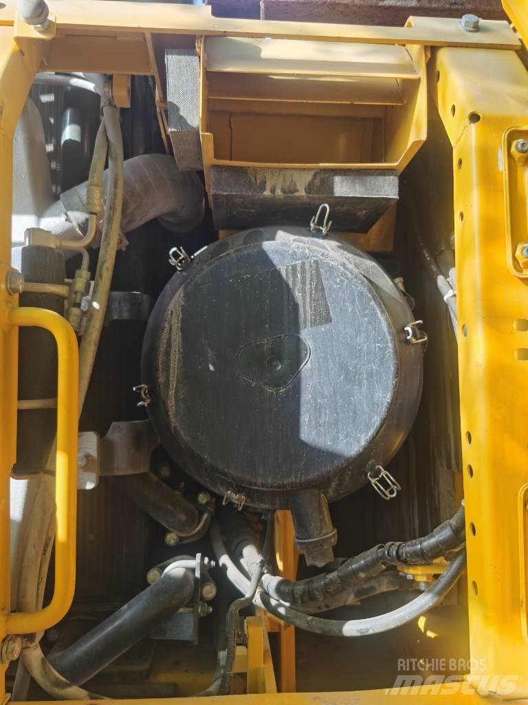 Komatsu PC 460-8 대형 굴삭기 29톤 이상