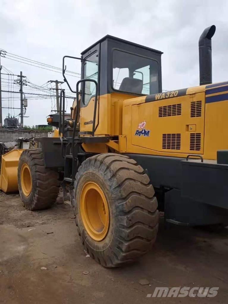 Komatsu WA 320-3  휠로우더