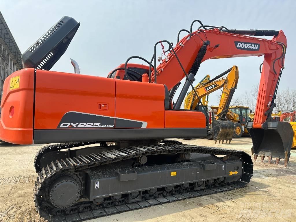 Doosan DX 225LC-9C 대형 굴삭기 29톤 이상