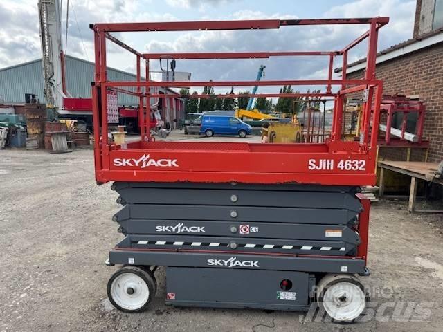 SkyJack SJ 4632 가위형 리프트