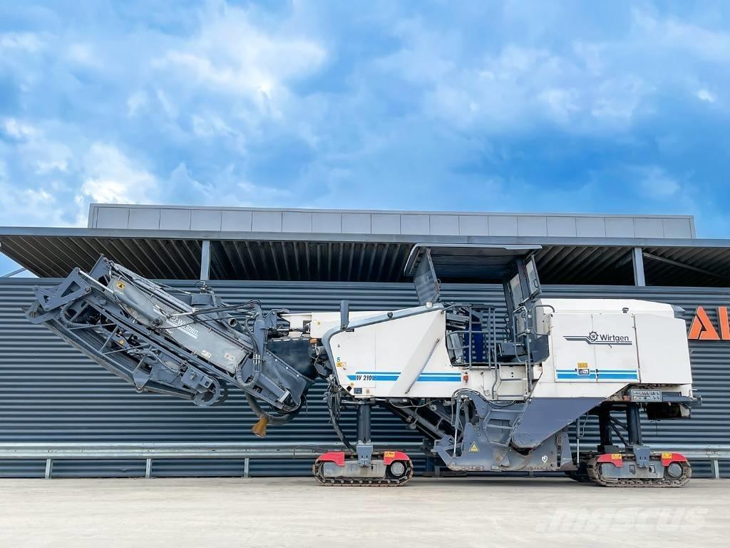 Wirtgen W 210 아스팔트 콜드 밀링 기계