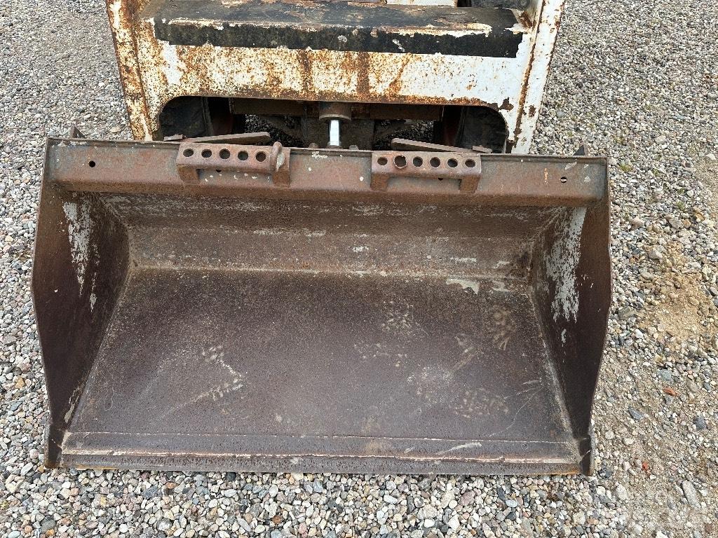 Bobcat 553  스키드로더