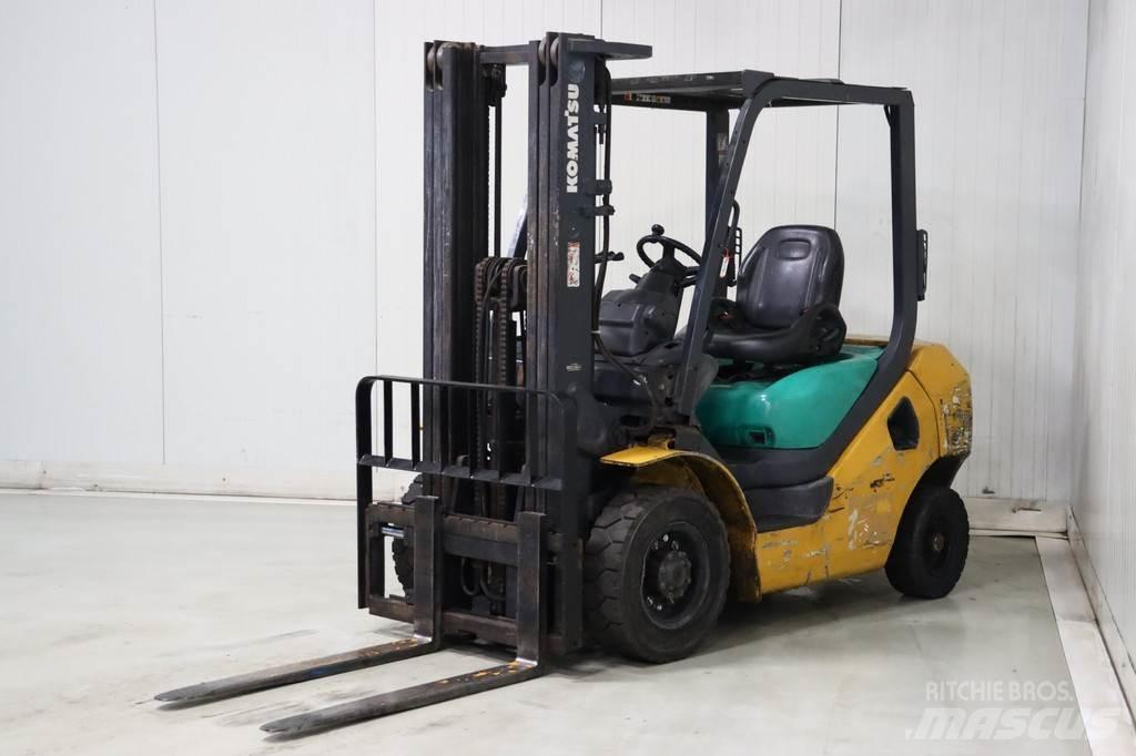 Komatsu FD25T-16 디젤 지게차