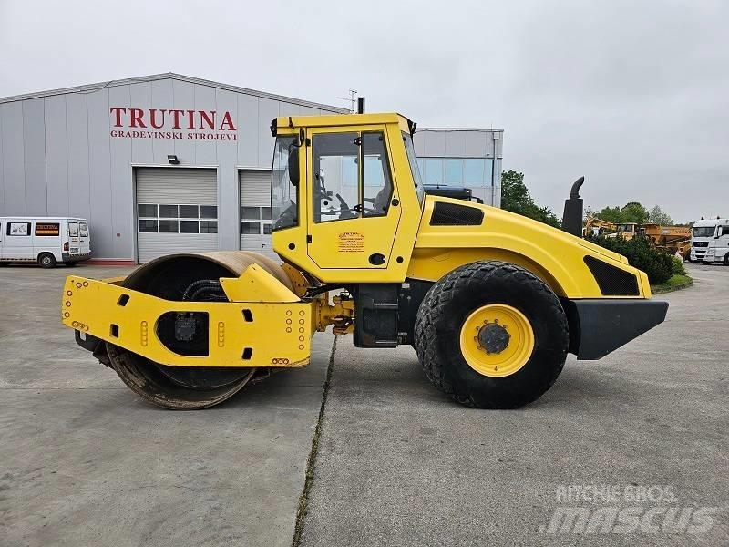 Bomag BW 213 D H-4 싱글 드럼 롤러
