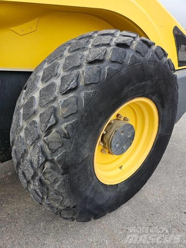 Bomag BW 213 D H-4 싱글 드럼 롤러