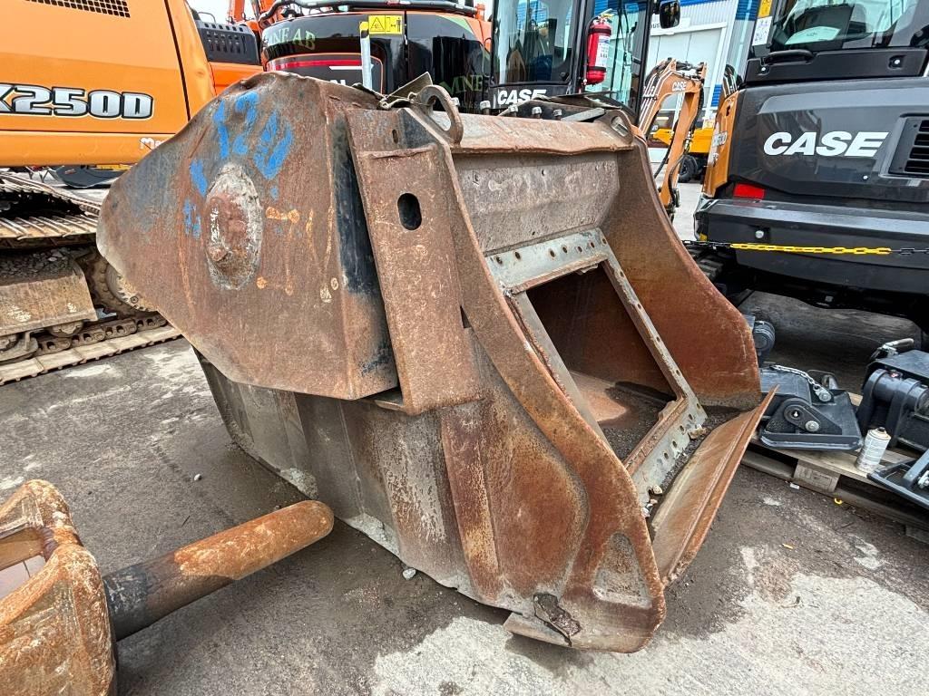 MB Crusher 120 파쇄 버킷