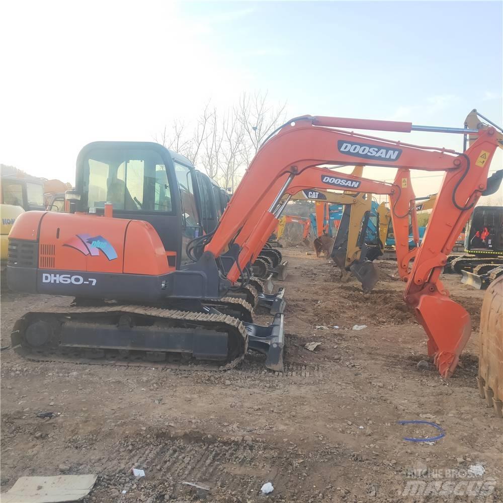 Doosan DH60-7 대형 굴삭기 29톤 이상
