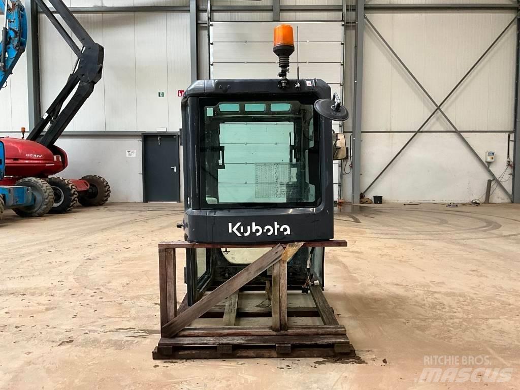 Kubota U 48-4 / U 55-4 캐빈 및 인테리어