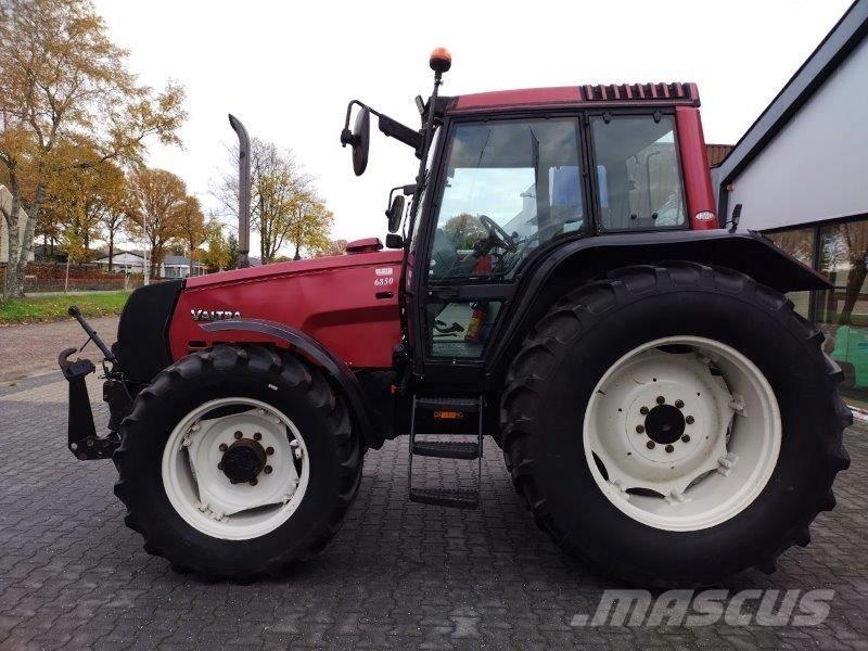 Valtra 6850 트랙터